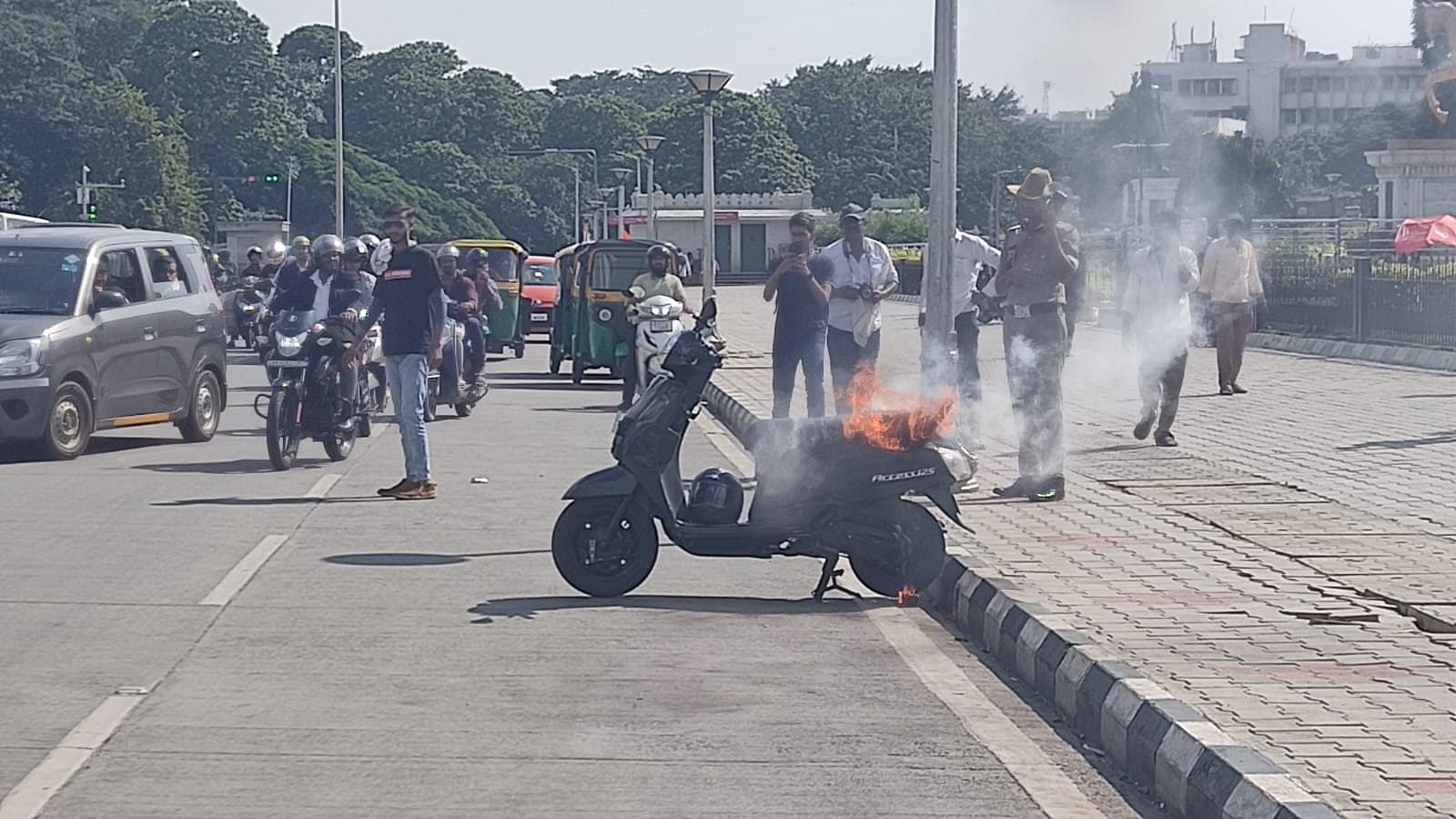 <div class="paragraphs"><p>The scooter that a man from Chitradurga set afire on Ambedkar Veedhi in front of the Vidhana Soudha on Wednesday. </p></div>